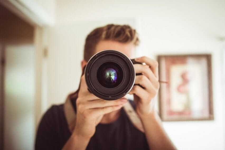 Read This Before Hiring A Professional Photographer